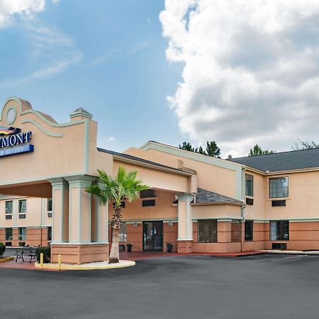 Baymont By Wyndham Hinesville Fort Stewart Area Buitenkant foto