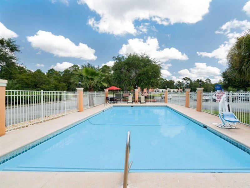 Baymont By Wyndham Hinesville Fort Stewart Area Buitenkant foto