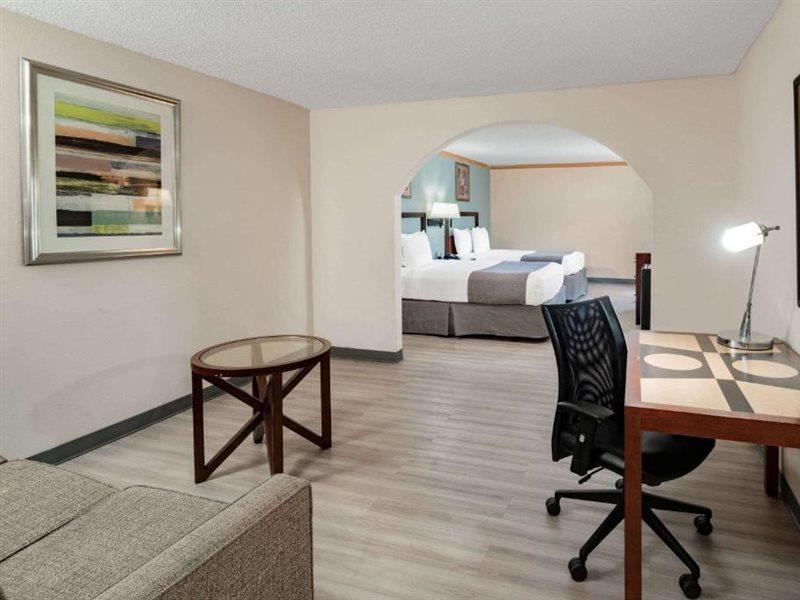 Baymont By Wyndham Hinesville Fort Stewart Area Buitenkant foto