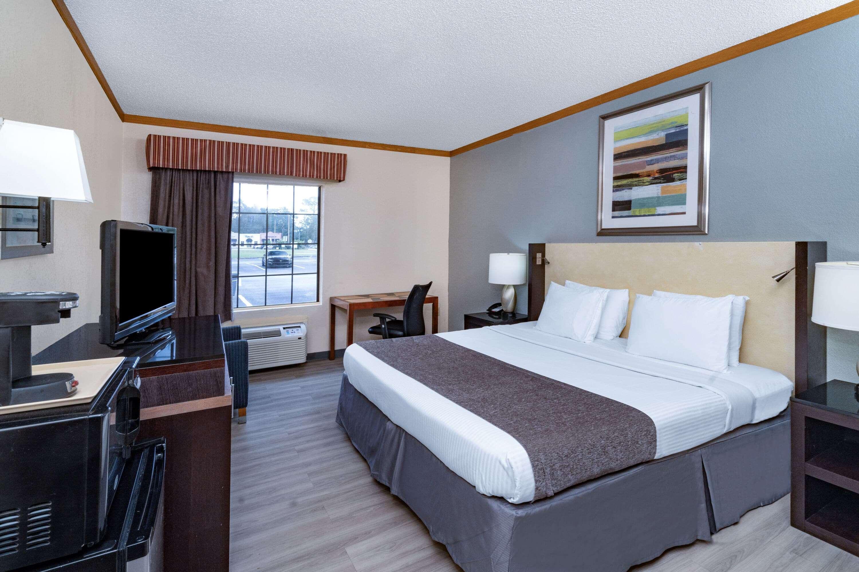 Baymont By Wyndham Hinesville Fort Stewart Area Buitenkant foto