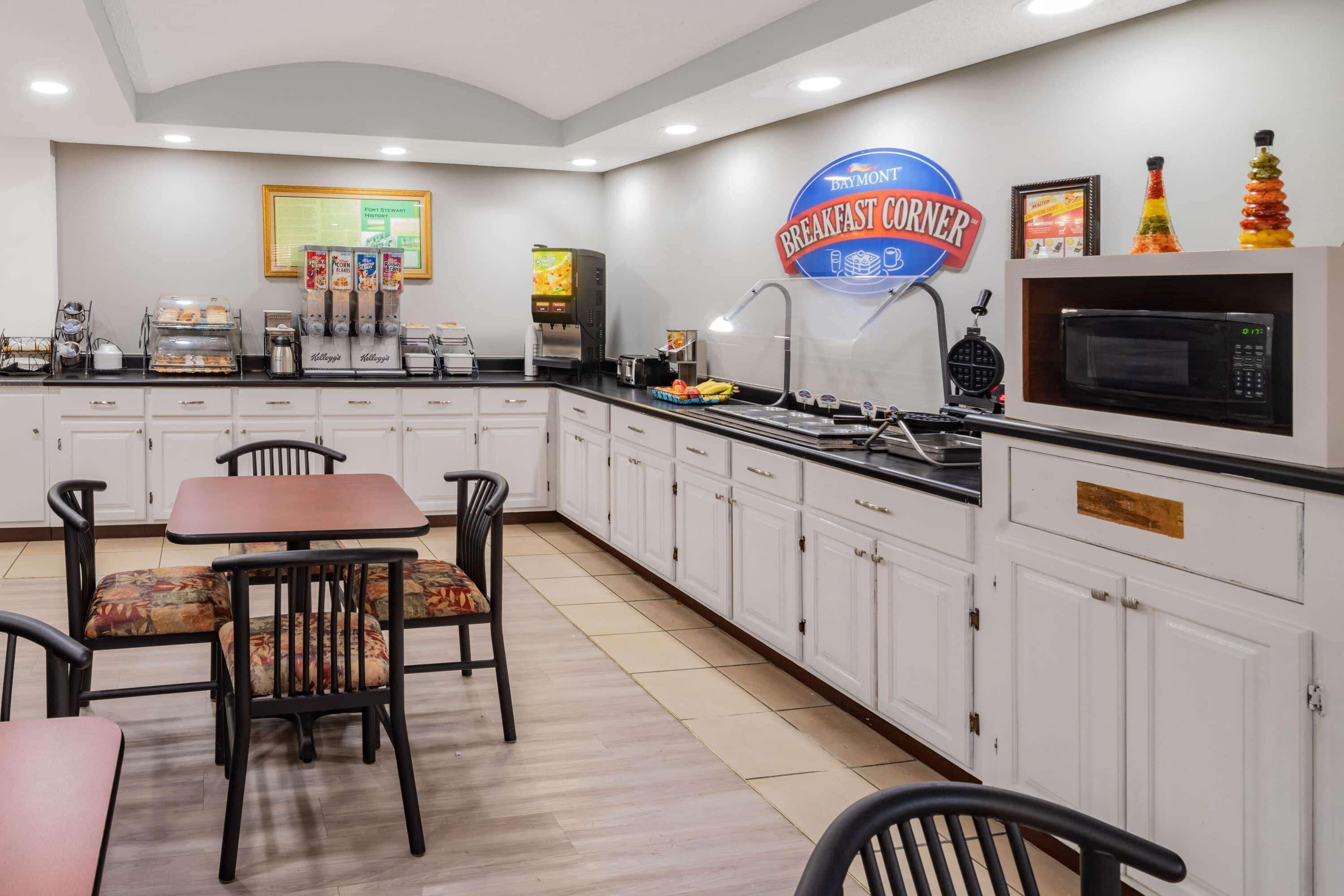 Baymont By Wyndham Hinesville Fort Stewart Area Buitenkant foto