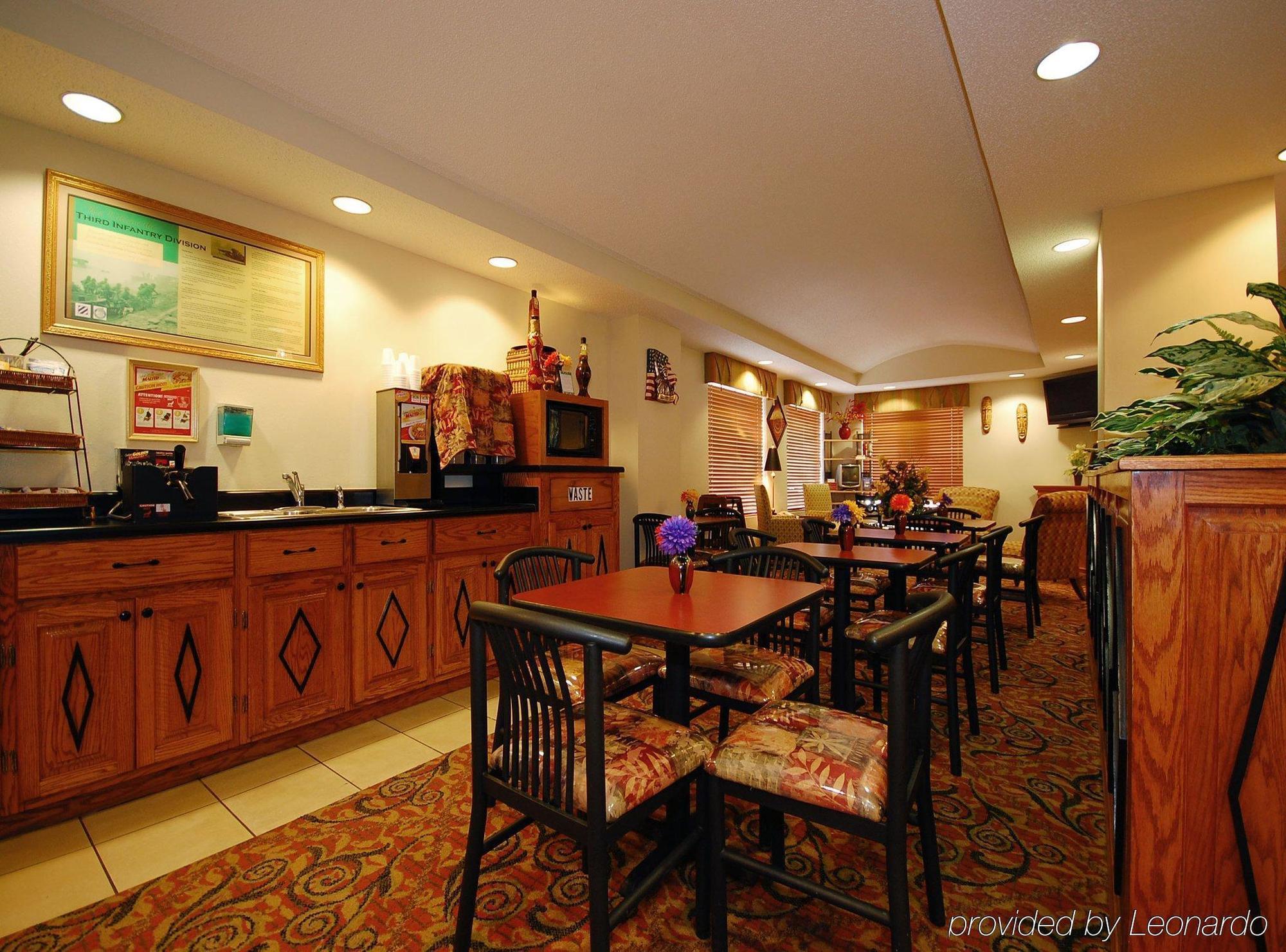 Baymont By Wyndham Hinesville Fort Stewart Area Restaurant foto