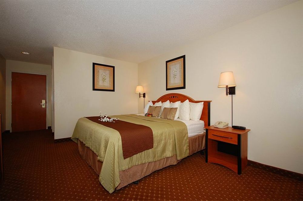 Baymont By Wyndham Hinesville Fort Stewart Area Buitenkant foto