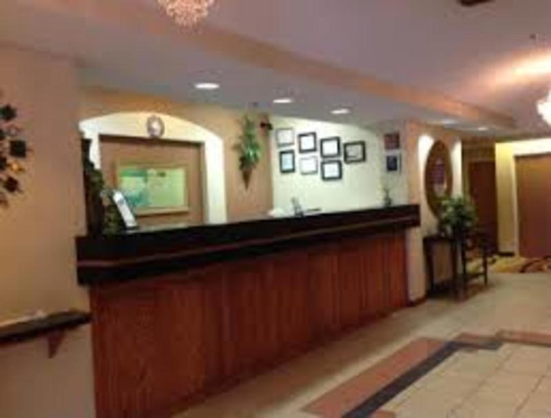 Baymont By Wyndham Hinesville Fort Stewart Area Buitenkant foto