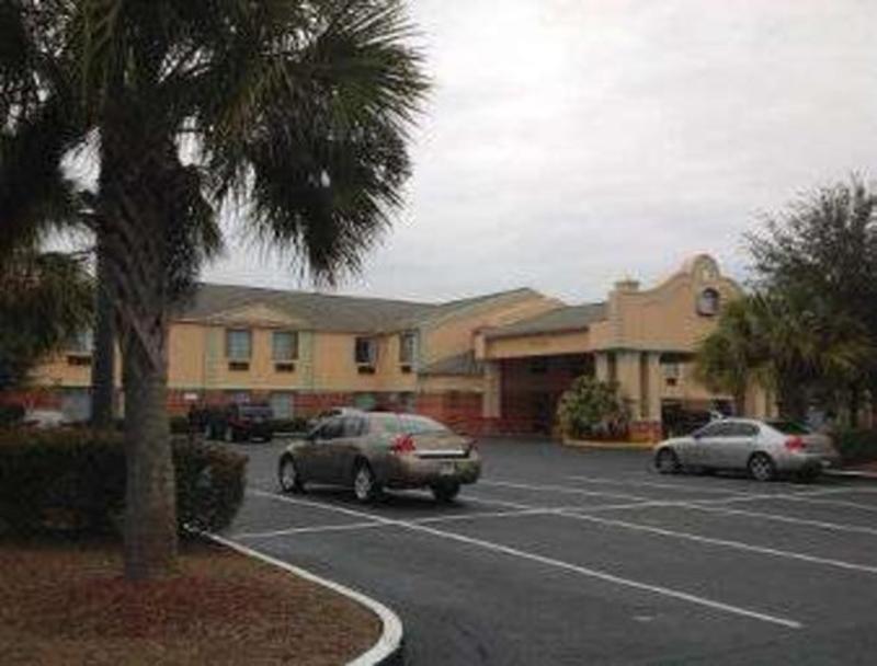 Baymont By Wyndham Hinesville Fort Stewart Area Buitenkant foto
