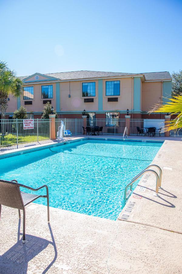 Baymont By Wyndham Hinesville Fort Stewart Area Buitenkant foto