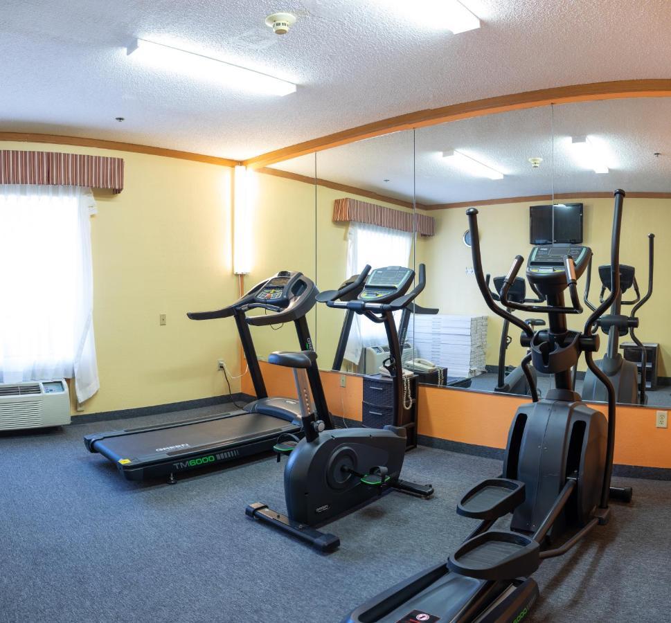 Baymont By Wyndham Hinesville Fort Stewart Area Buitenkant foto
